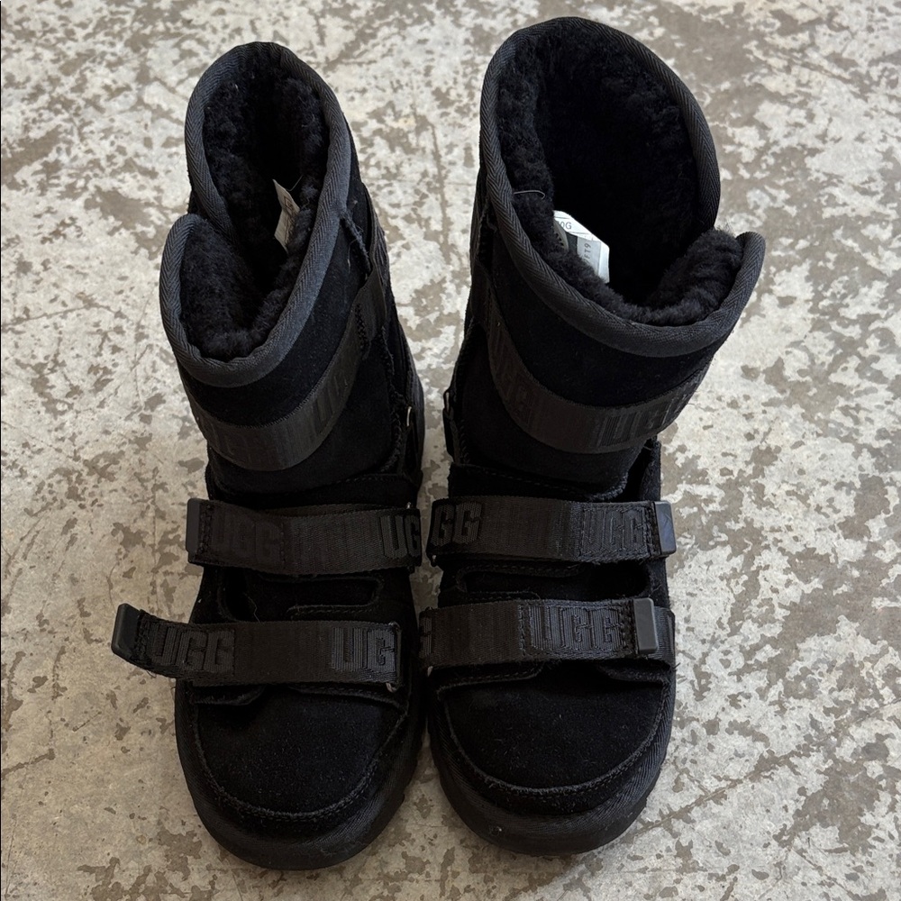 UGG Kids classic short hybrid Black Boots Sz 4
